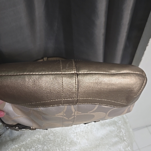 Coach Rare Metallic Soho Bucket Bag with Convertible Strap Looks and Feels New - Picture 11 of 11
